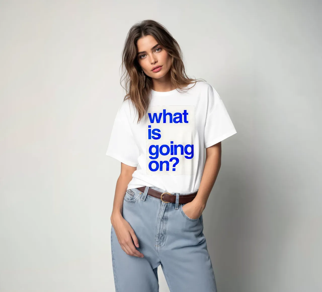 "what is going on?" t-shirt da Type & Tape