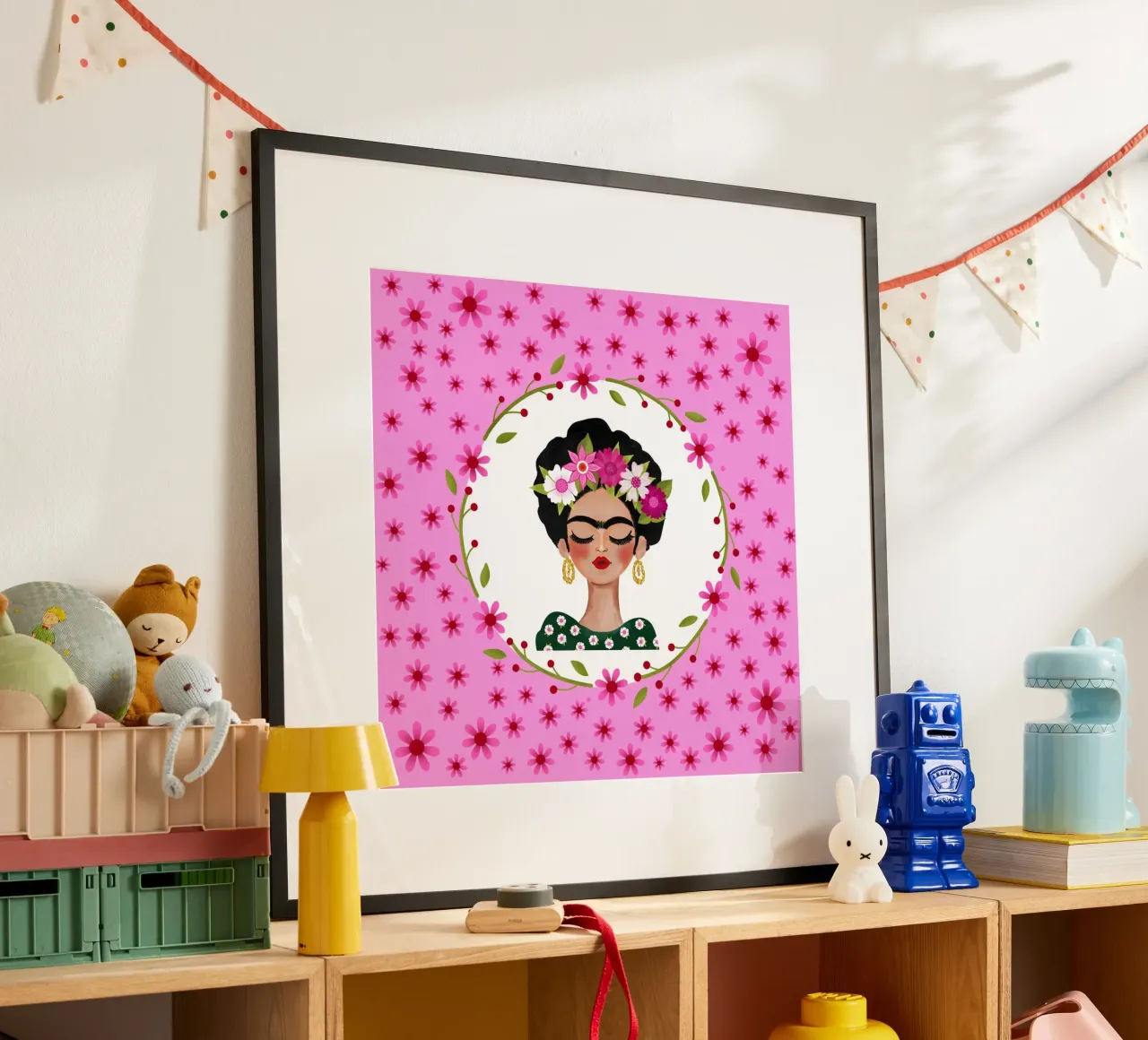 Frida impertinente sui fiori rosa poster da ElfenStil
