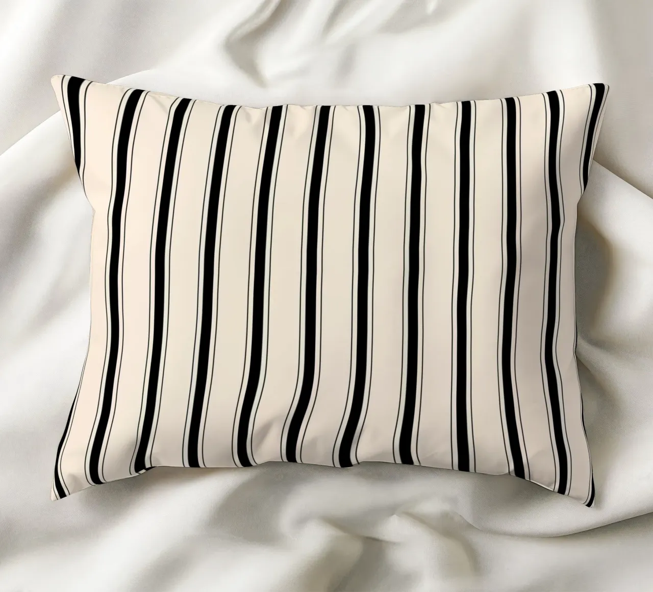 Minimal Farmhouse Linee miste 2 | Nero su avorio cuscino da Beauty in Simplicity