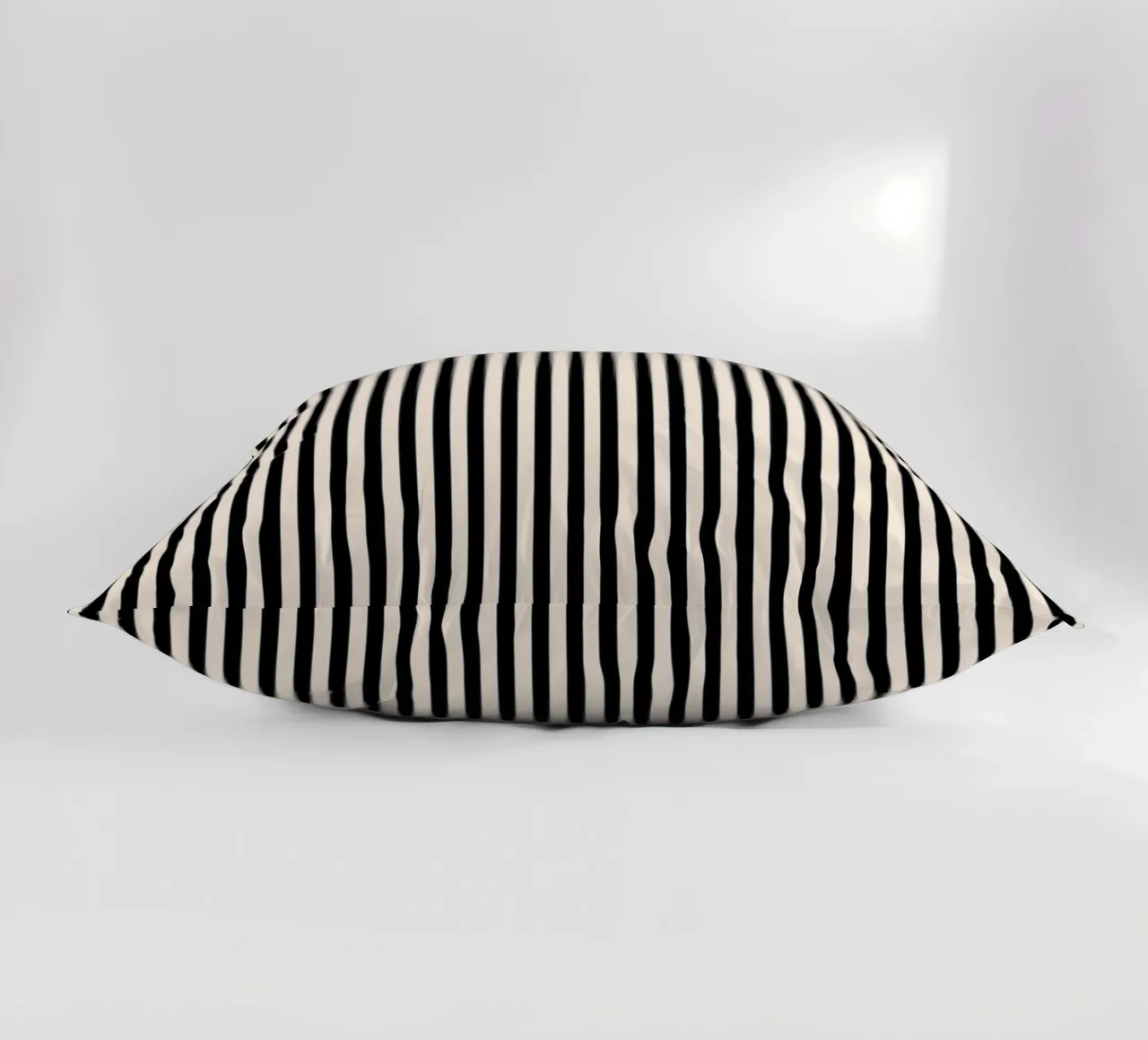 Minimal Basic Bold Stripes 2 | Nero e avorio cuscino da Beauty in Simplicity