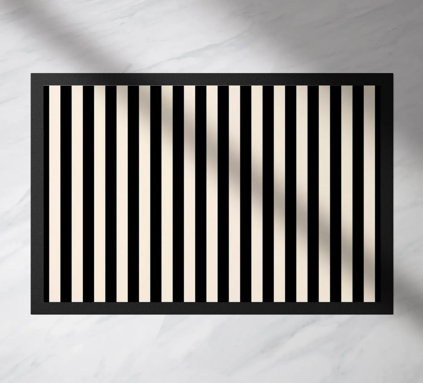 Minimal Basic Bold Stripes | Black and Ivory deurmat van Beauty in Simplicity