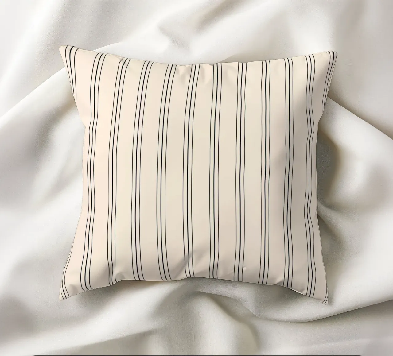 Minimal Classic Scandi a righe miste | Nero su avorio cuscino da Beauty in Simplicity