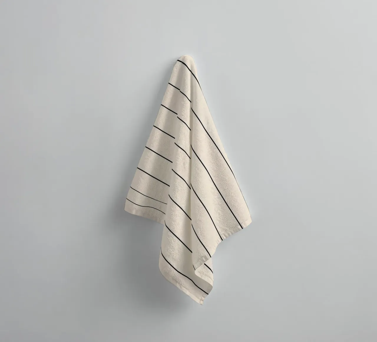 Minimal Basic Classic Stripes | Nero su Avorio asciugamano da bagno da Beauty in Simplicity