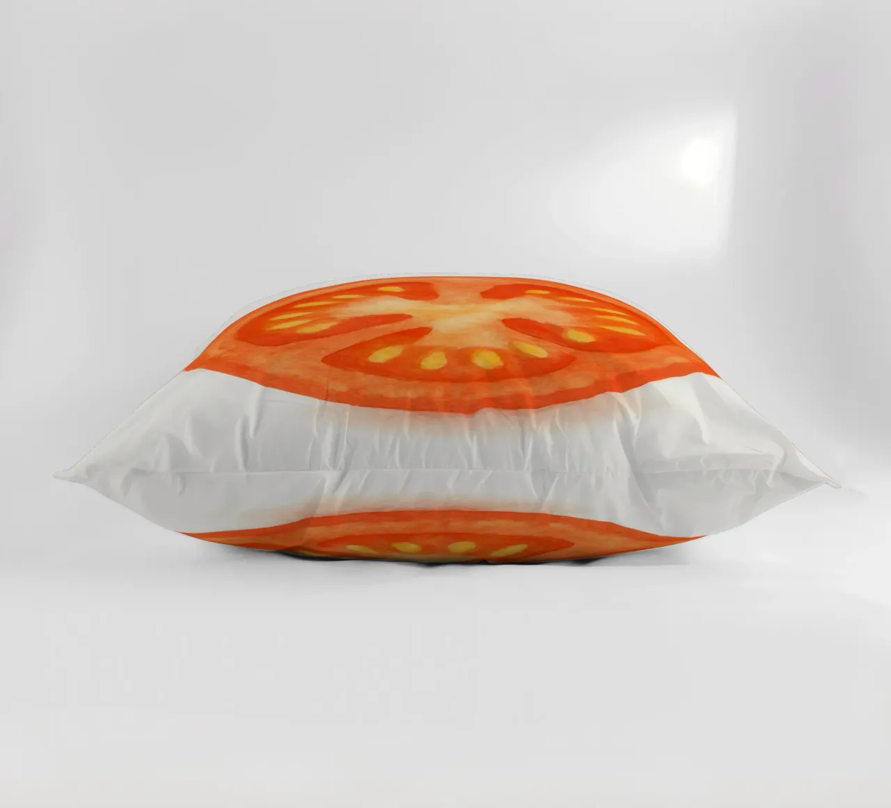 Tomato Slice cuscino da Attaboy Dsgn