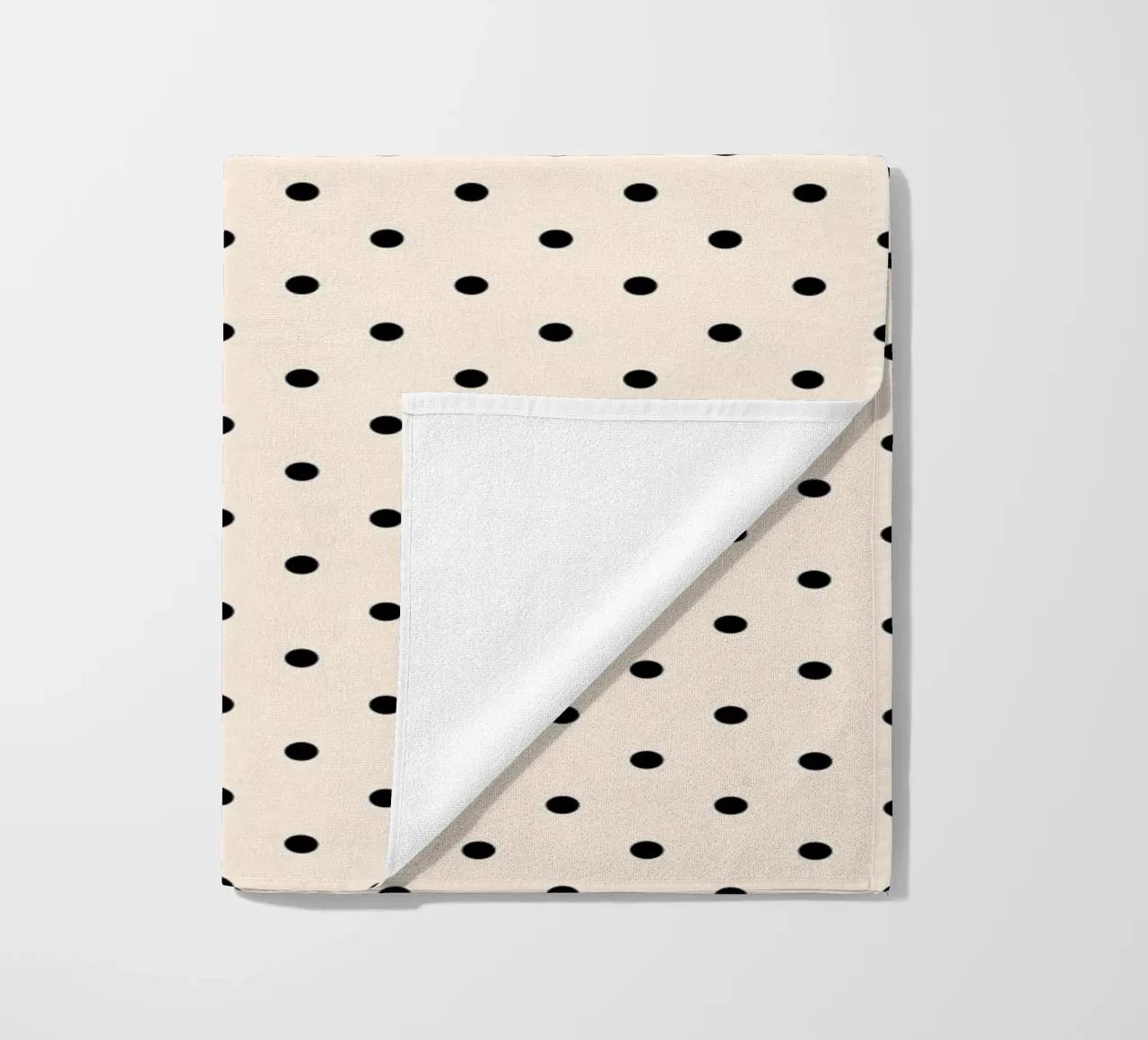 Minimal Basic Polka Dots | Nero su avorio telo mare da Beauty in Simplicity