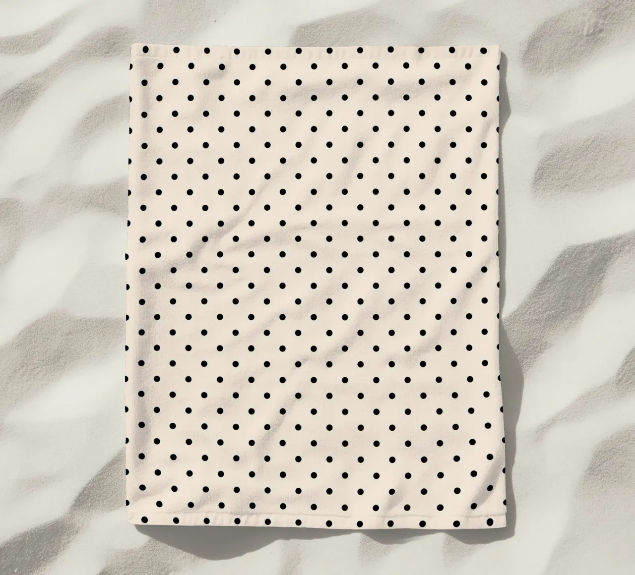 Minimal Basic Polka Dots | Nero su avorio telo mare da Beauty in Simplicity