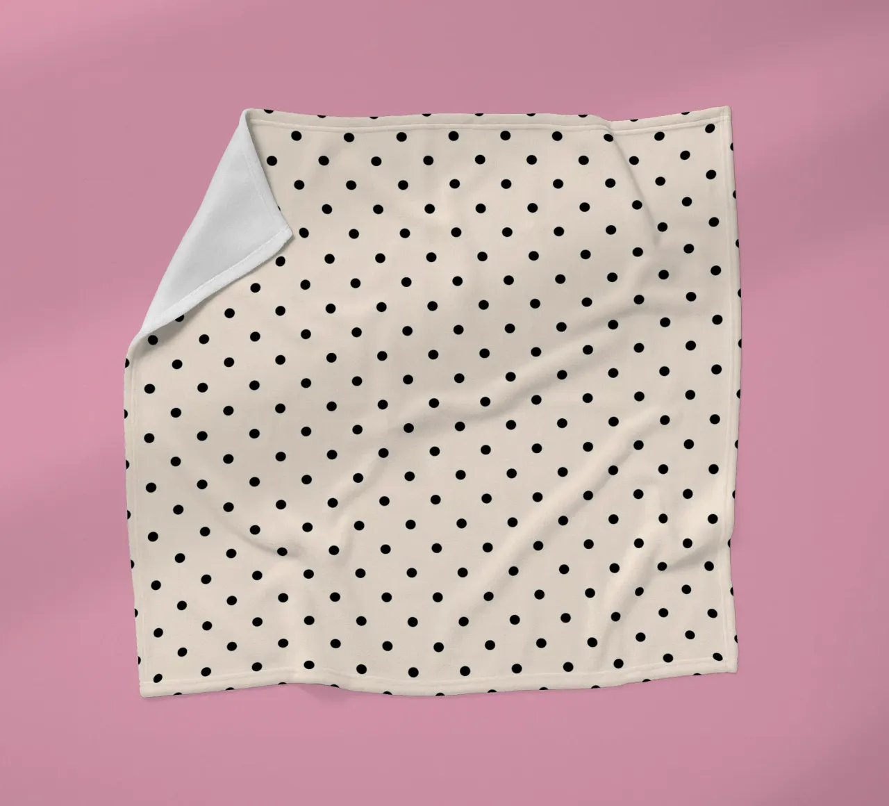 Minimal Basic Polka Dots | Nero su avorio coperta in pile da Beauty in Simplicity