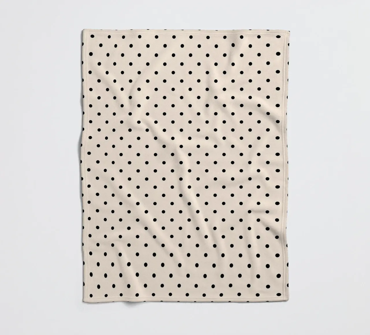 Minimal Basic Polka Dots | Nero su avorio coperta in pile da Beauty in Simplicity