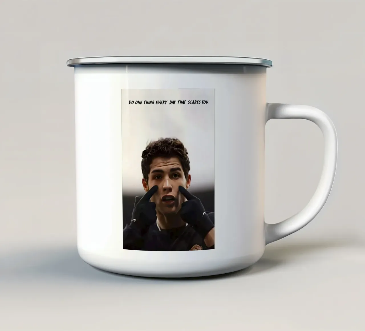 DO ONE THING EVERY DAY THAT SCARES YOU tazza in smalto da Type & Tape