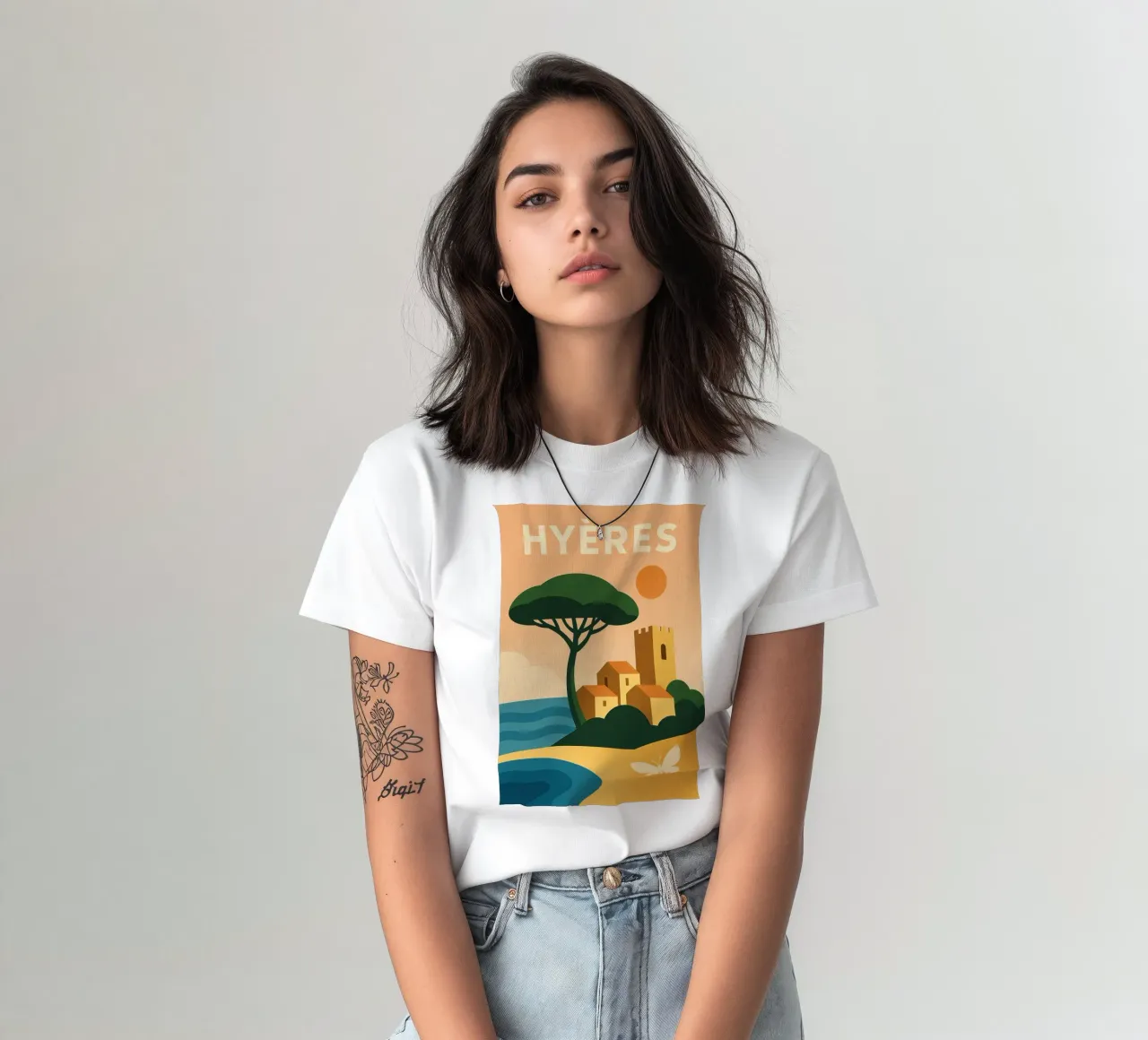 Hyères, la dolcezza della vita tra mare e colline t-shirt da JETLAG | affiches voyage
