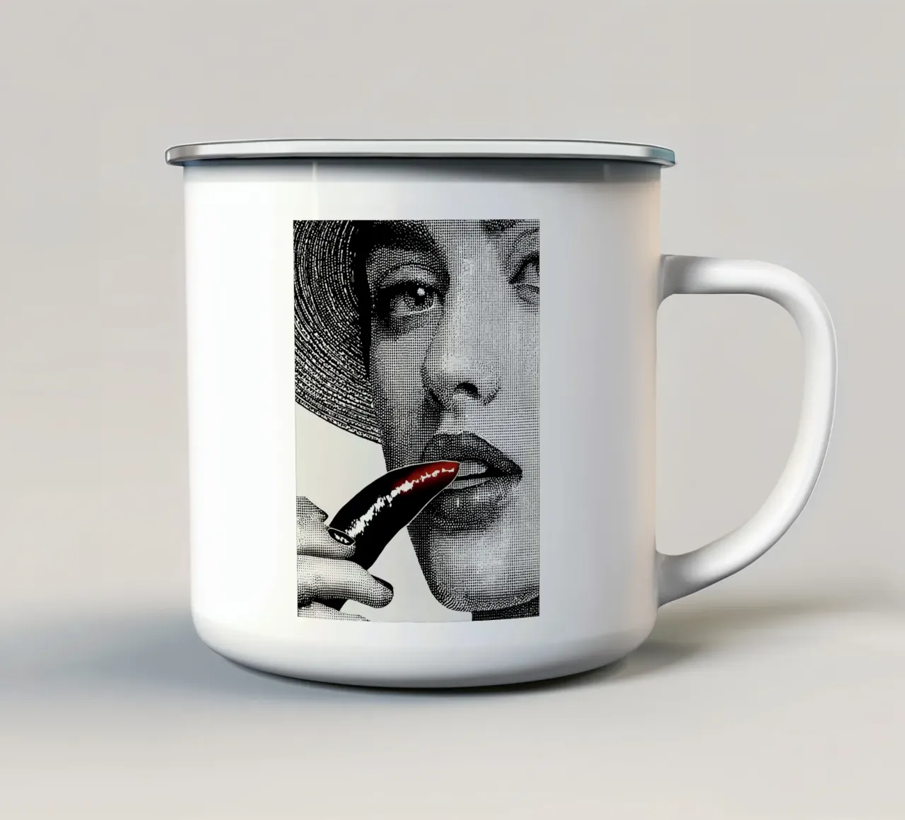 Donna con peperoncino piccante | Grafica raster tazza in smalto da Autofocus