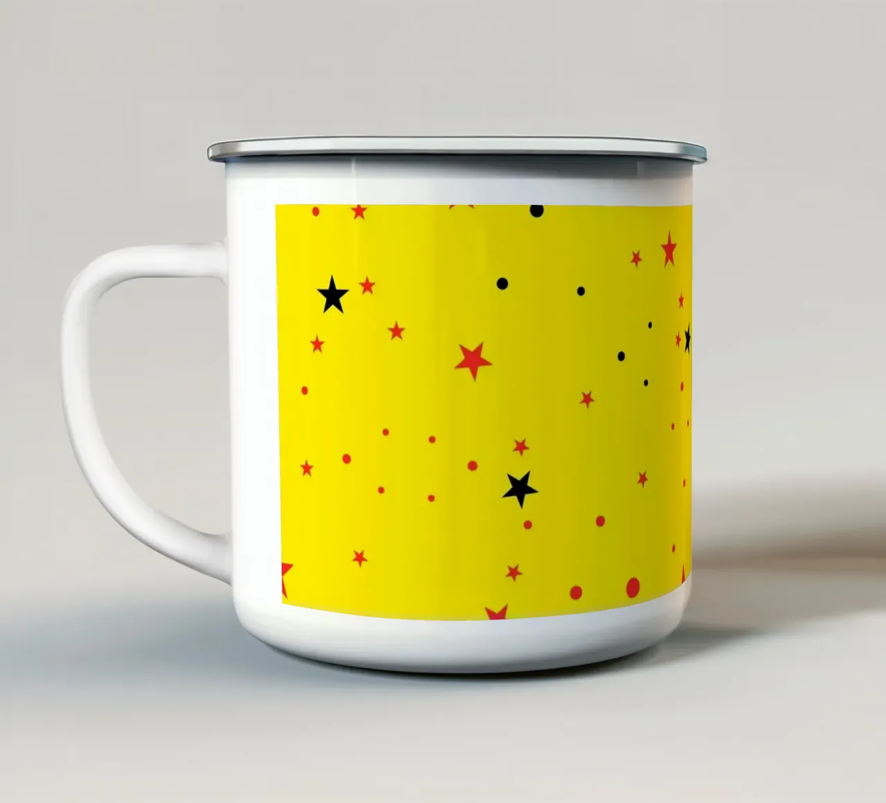 Étoiles noires, rouges et jaunes sans couture avec un jaune clair rétro pop mug en émail de gulsengunel
