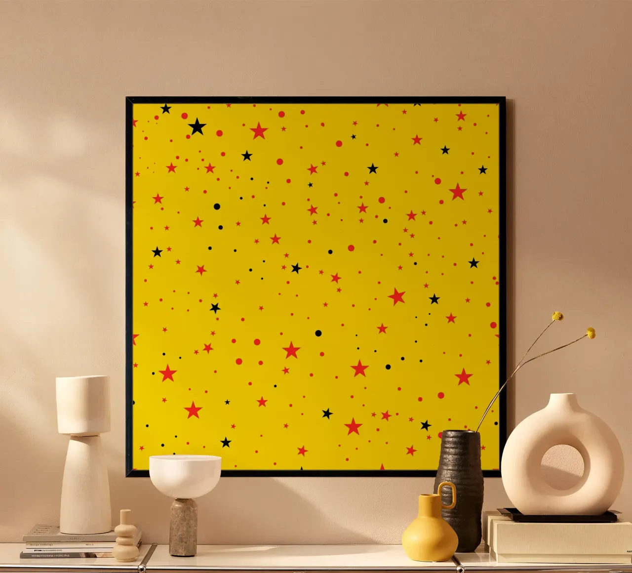Stelle nere rosse gialle senza cuciture con pop retro giallo chiaro poster da gulsengunel