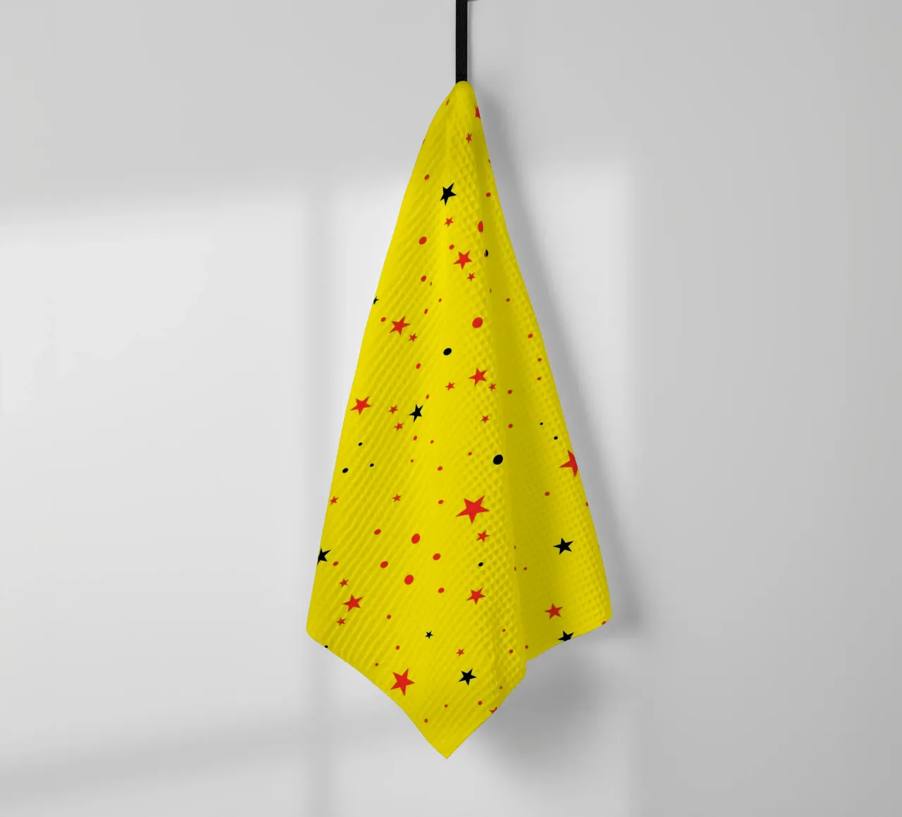 Étoiles noires, rouges et jaunes sans couture avec un jaune clair rétro pop torchon de gulsengunel