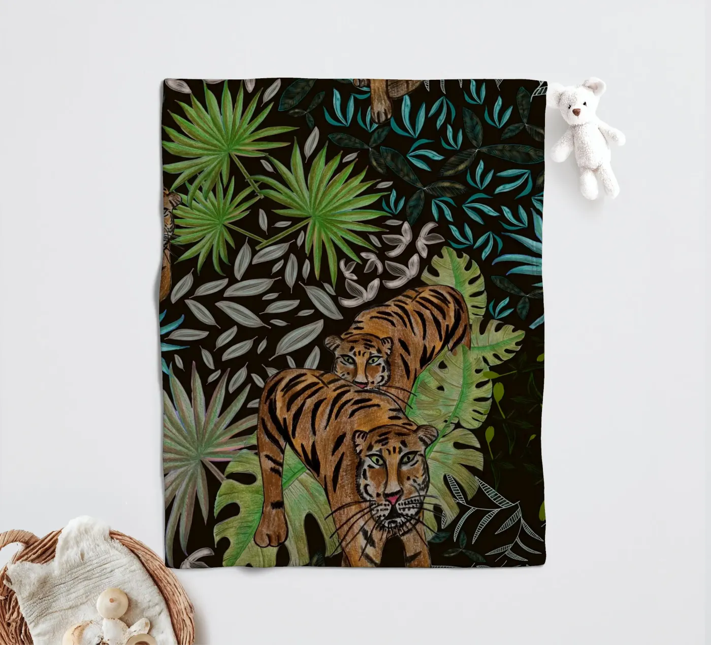 Tigre e foresta coperta in pile da gulsengunel