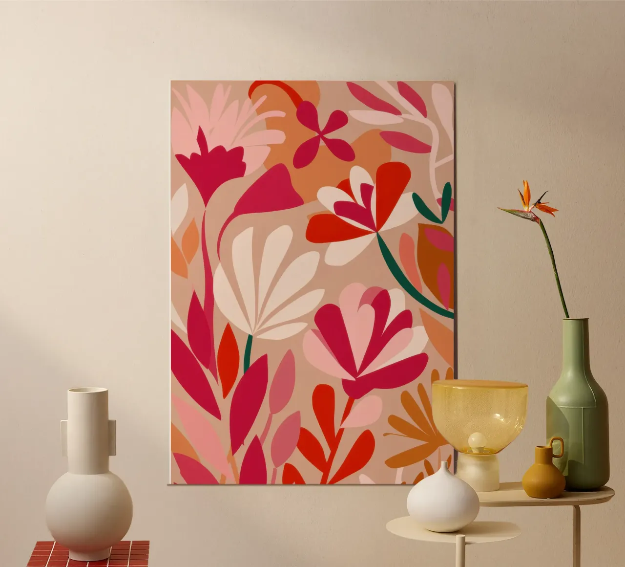 Flora rossa stilizzata poster con telaio in plastica da Nova Glaze