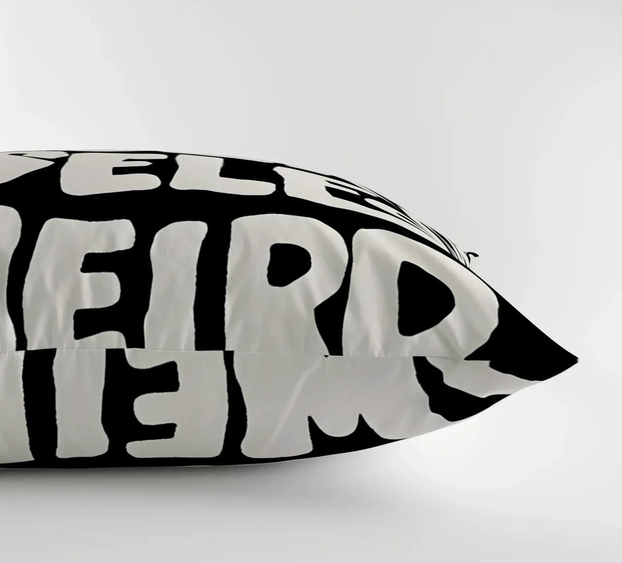 "KEEP YOURSELF WEIRD." cuscino da Type & Tape