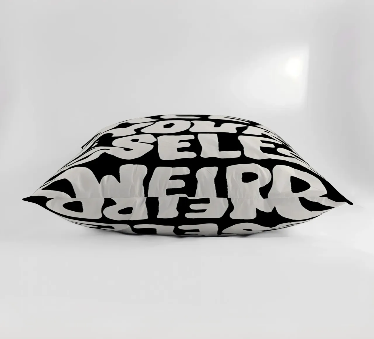 "KEEP YOURSELF WEIRD." cuscino da Type & Tape
