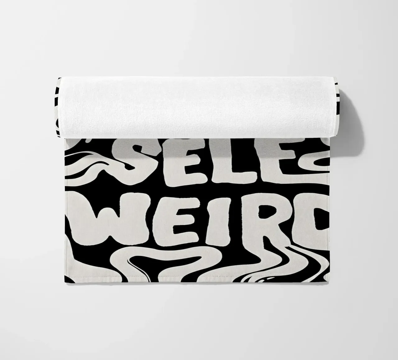 "KEEP YOURSELF WEIRD." telo mare da Type & Tape