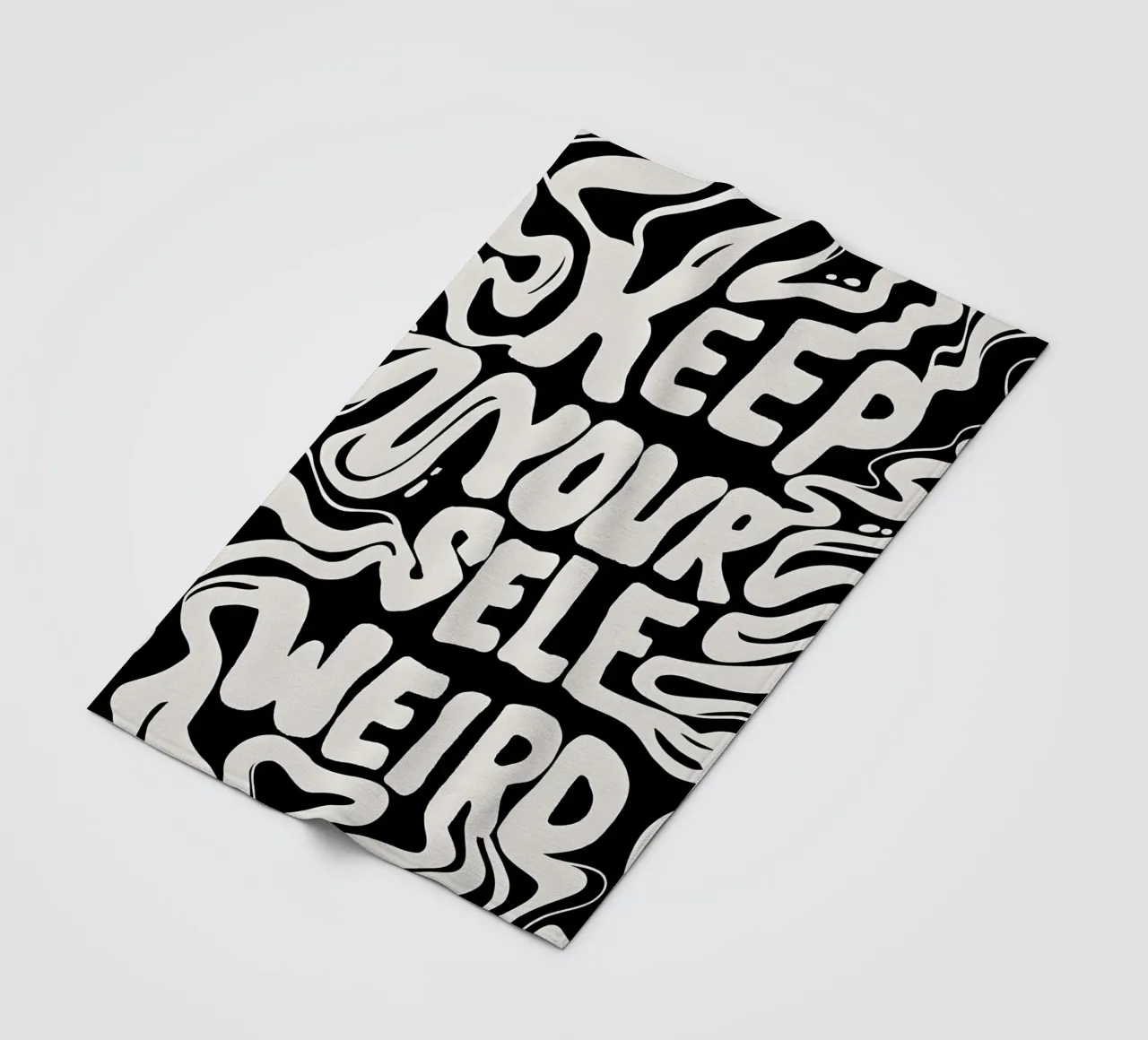 "KEEP YOURSELF WEIRD." coperta in pile da Type & Tape