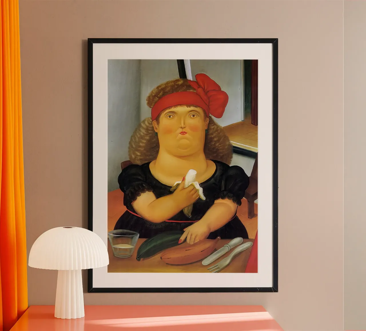 1982, Mujer comiendo una banana F Botero poster con marco de plástico de mix mate