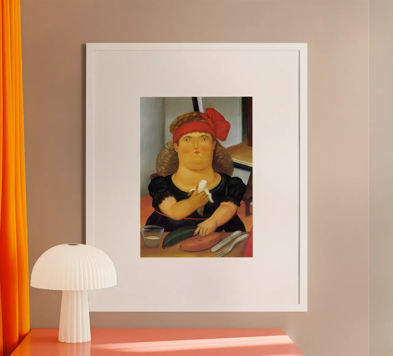 1982, Mujer comiendo una banana F Botero poster con marco de plástico de mix mate