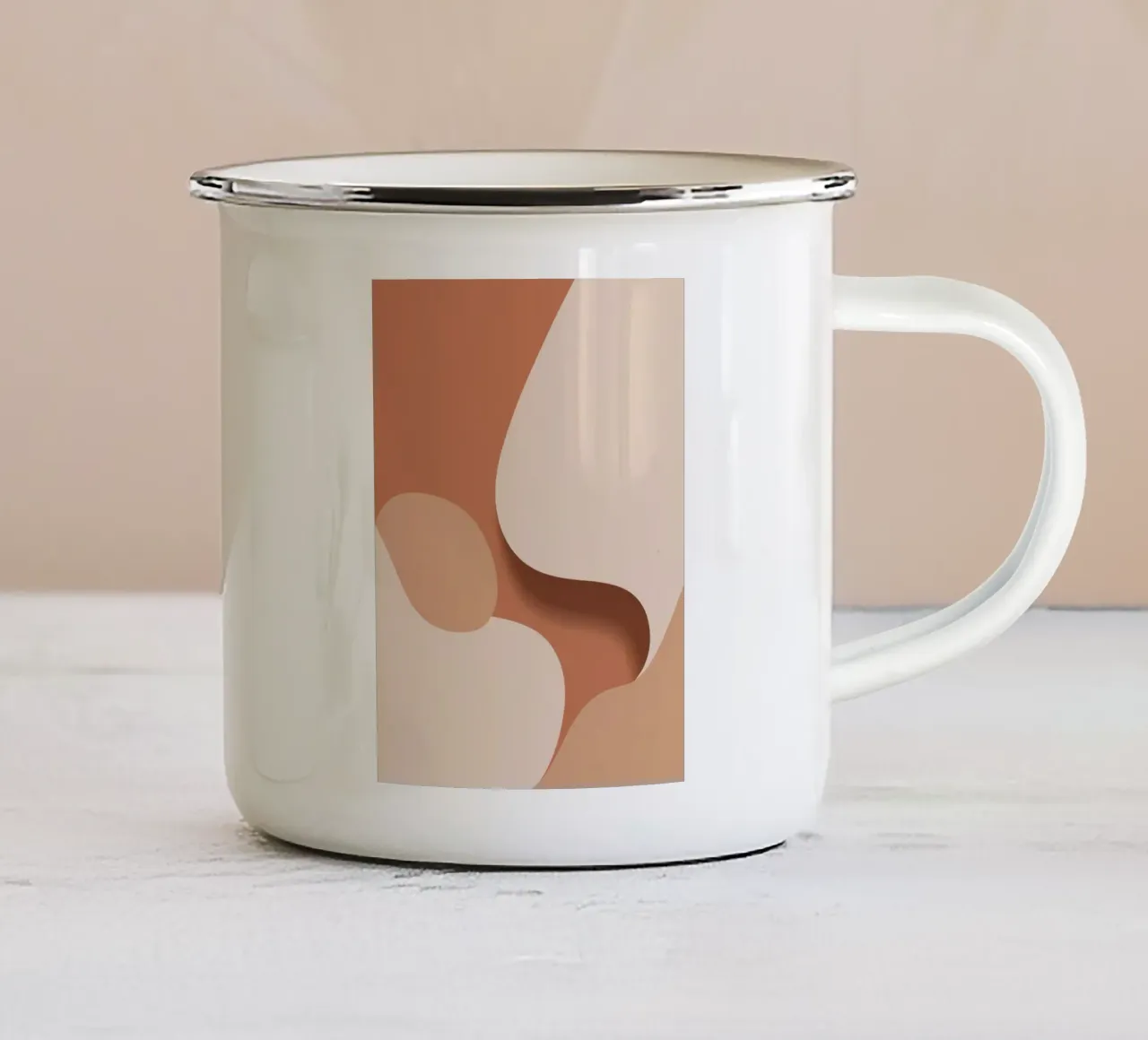 Forme astratte stratificate beige e marroni tazza in smalto da DesignDoodle