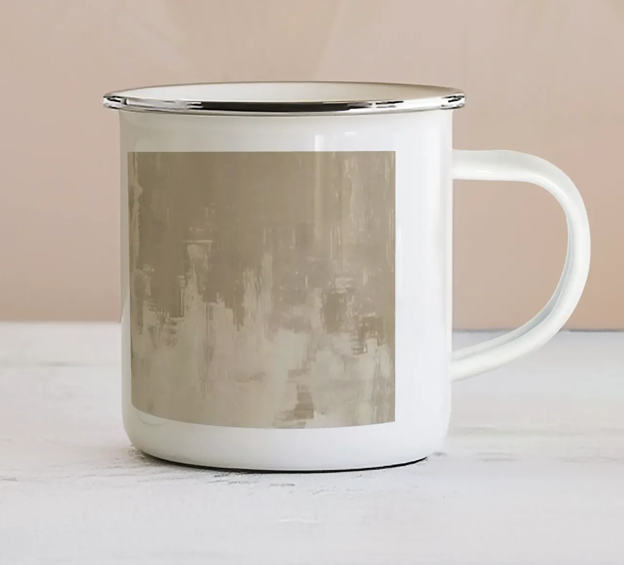 Texture astratta a pennello beige e beige chiaro tazza in smalto da DesignDoodle