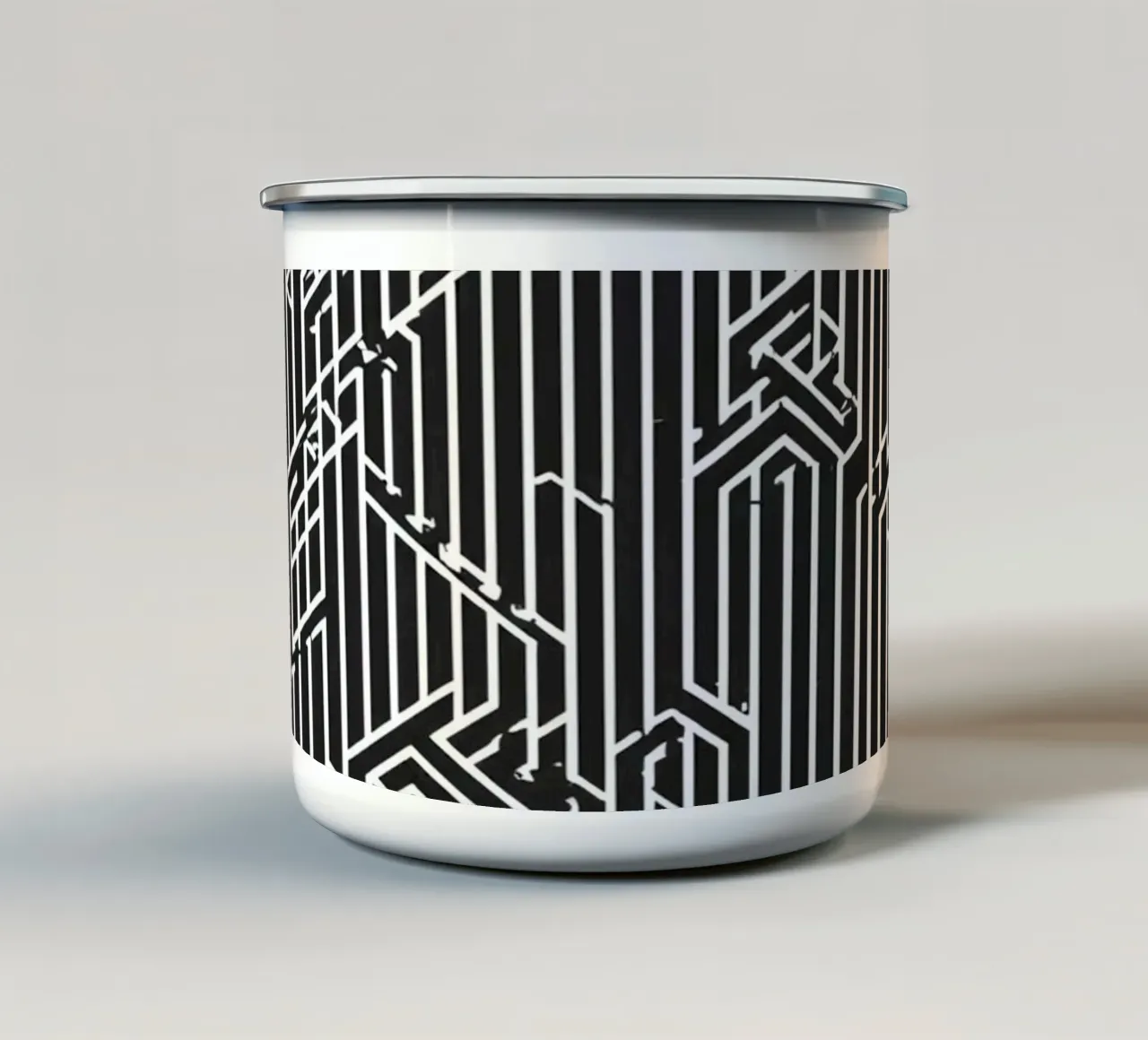 Modello geometrico astratto di linee in bianco e nero tazza in smalto da DesignDoodle