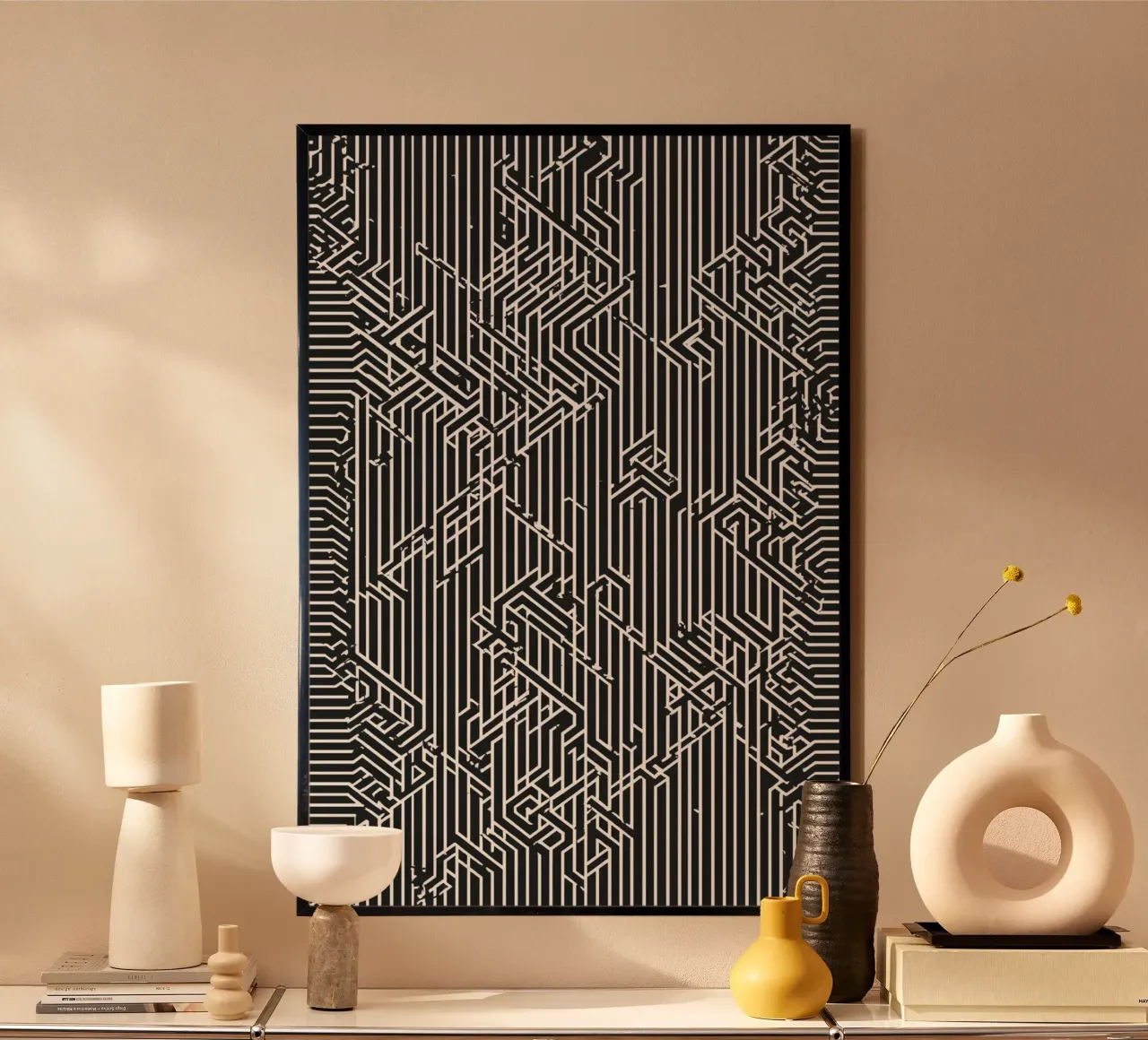 Modello geometrico astratto di linee in bianco e nero poster con telaio in alluminio da DesignDoodle