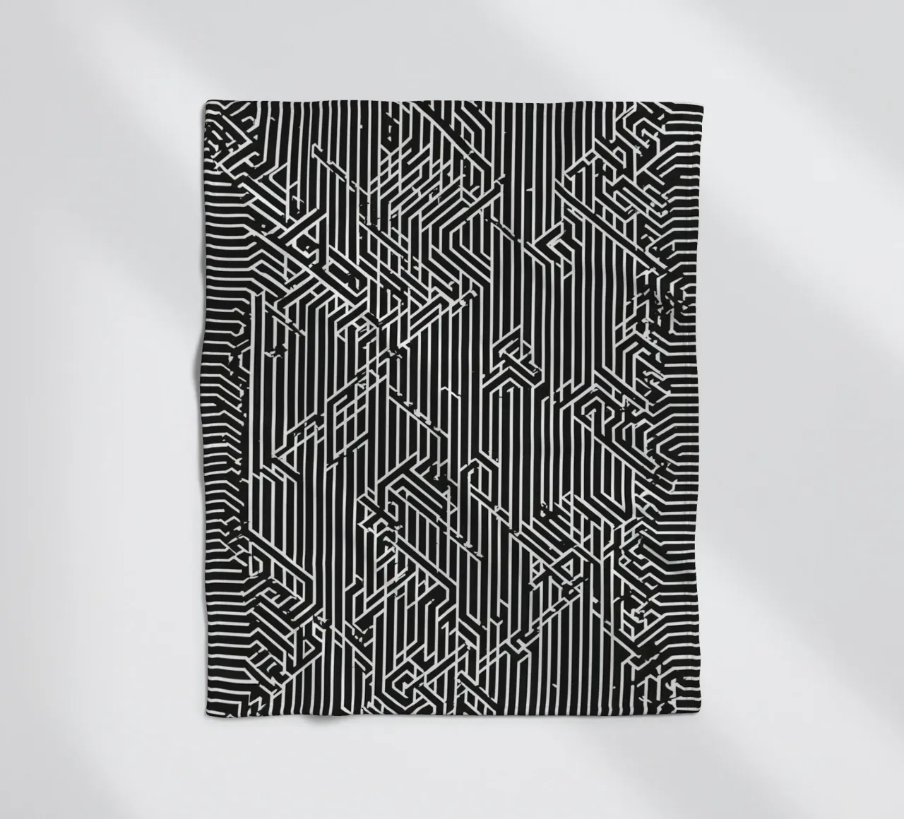 Modello geometrico astratto di linee in bianco e nero coperta in pile da DesignDoodle