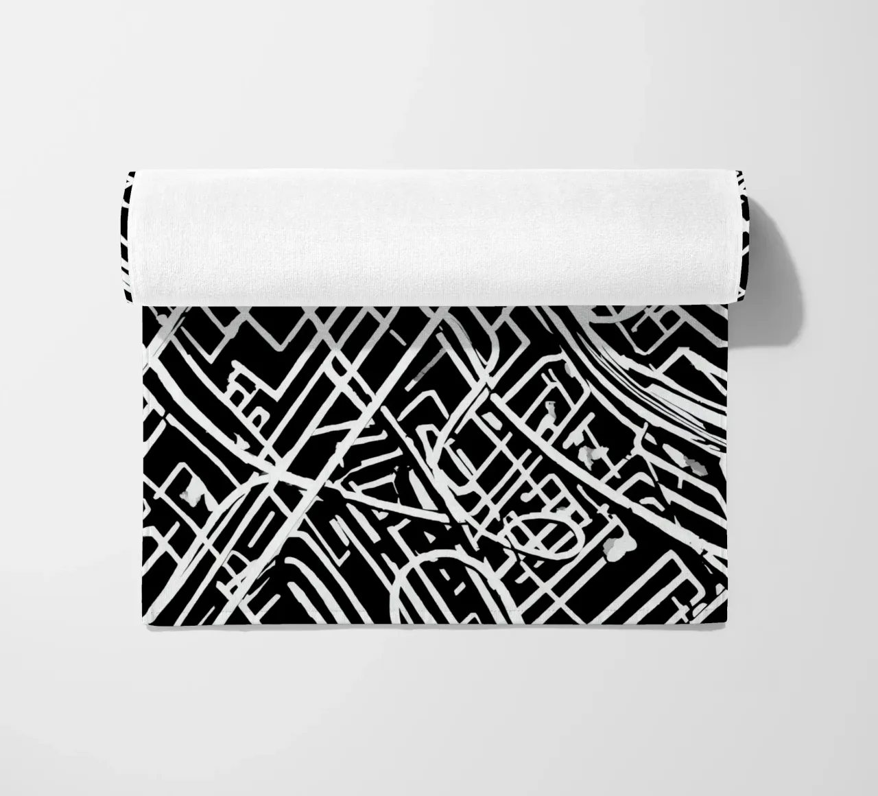 Modello astratto di linee intersecanti in bianco e nero telo mare da DesignDoodle