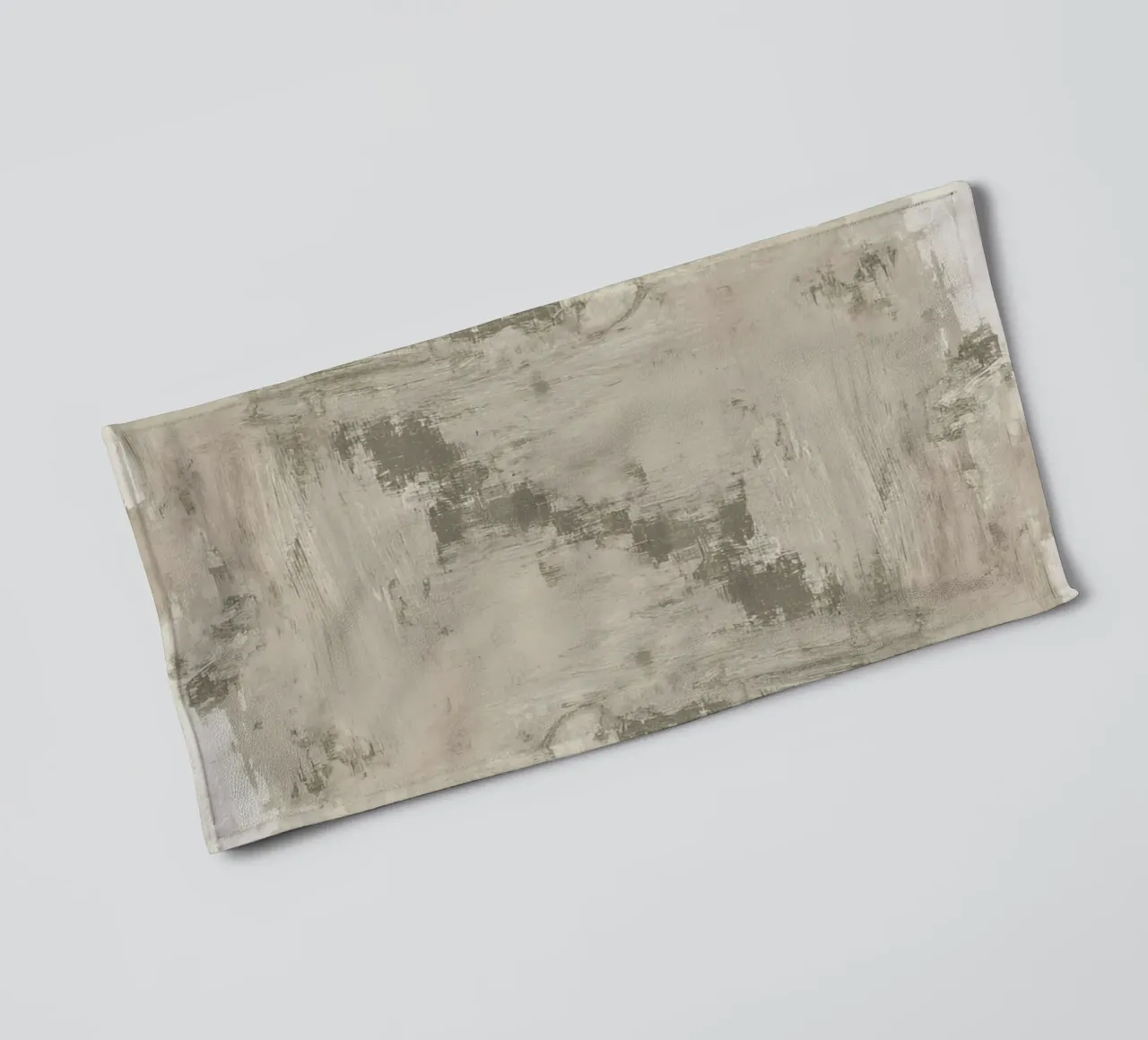 Abstracte penseelstreek in grijs en wit badhanddoek van DesignDoodle