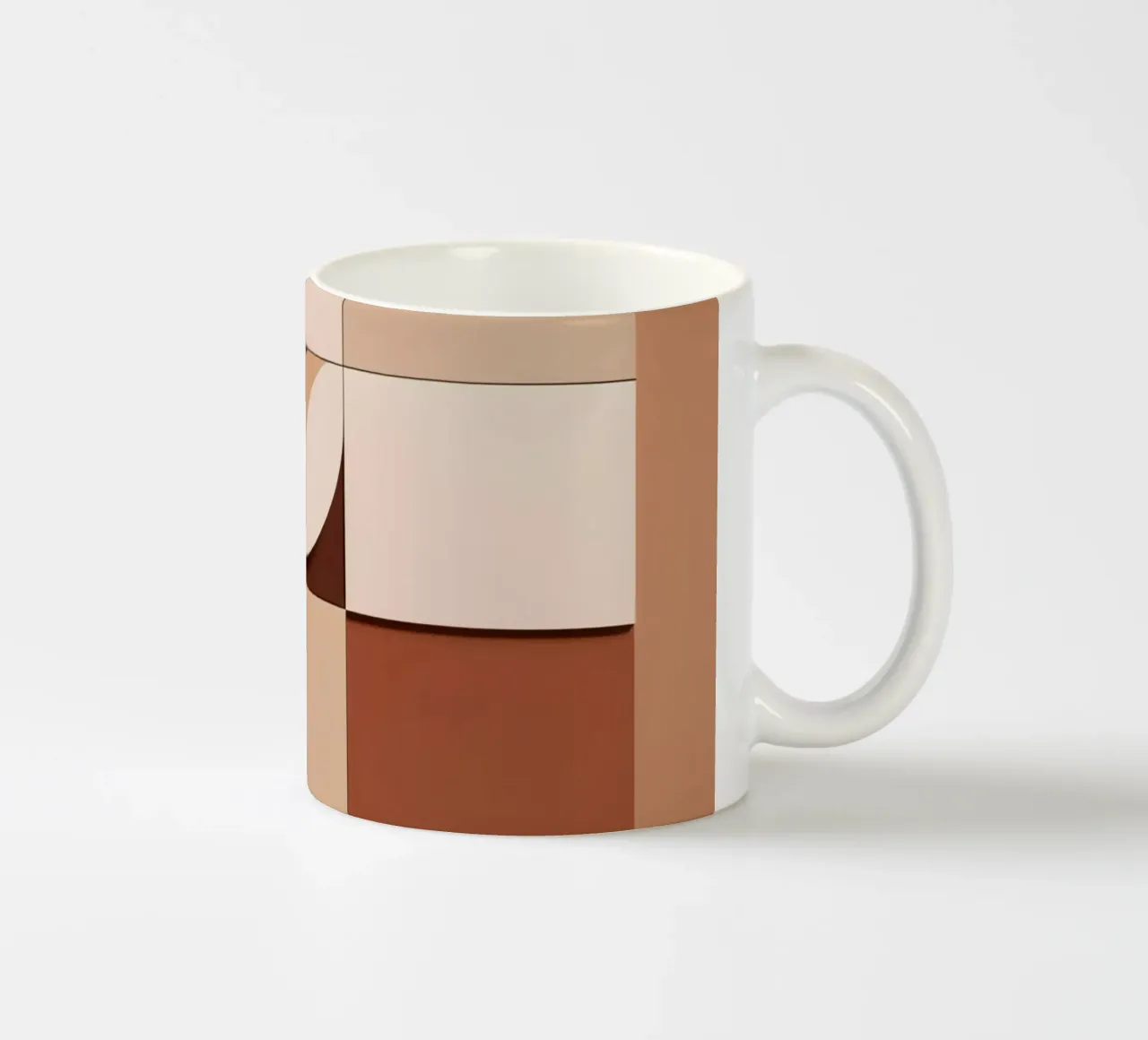 Composizione astratta di quadrati e forme circolari tazza in ceramica da DesignDoodle