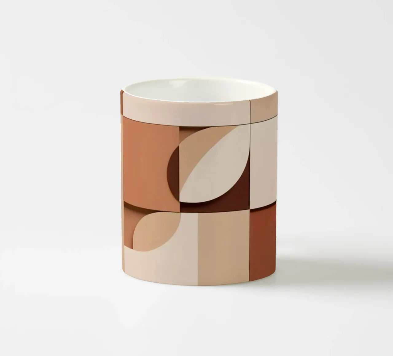 Composizione astratta di quadrati e forme circolari tazza in ceramica da DesignDoodle