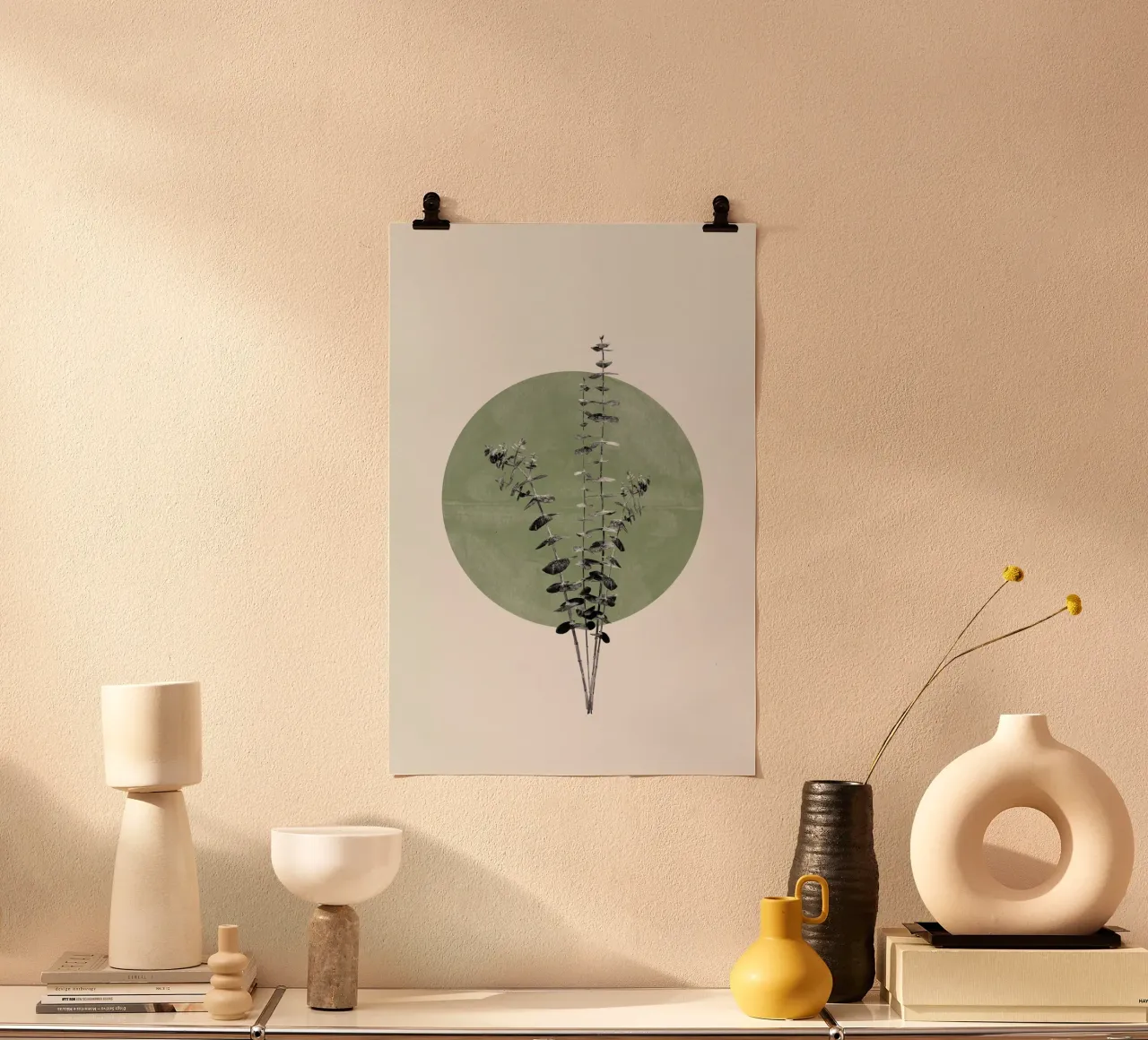 Eucalipto e Luna Verde poster con telaio in legno da The Miuus Studio