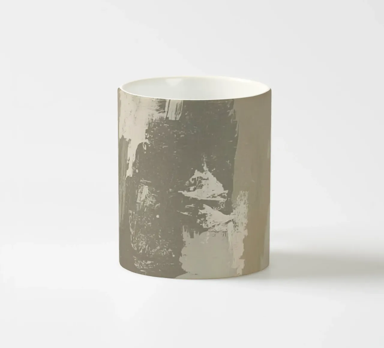 Astratto di pennellate verticali in colori neutri tazza in ceramica da DesignDoodle