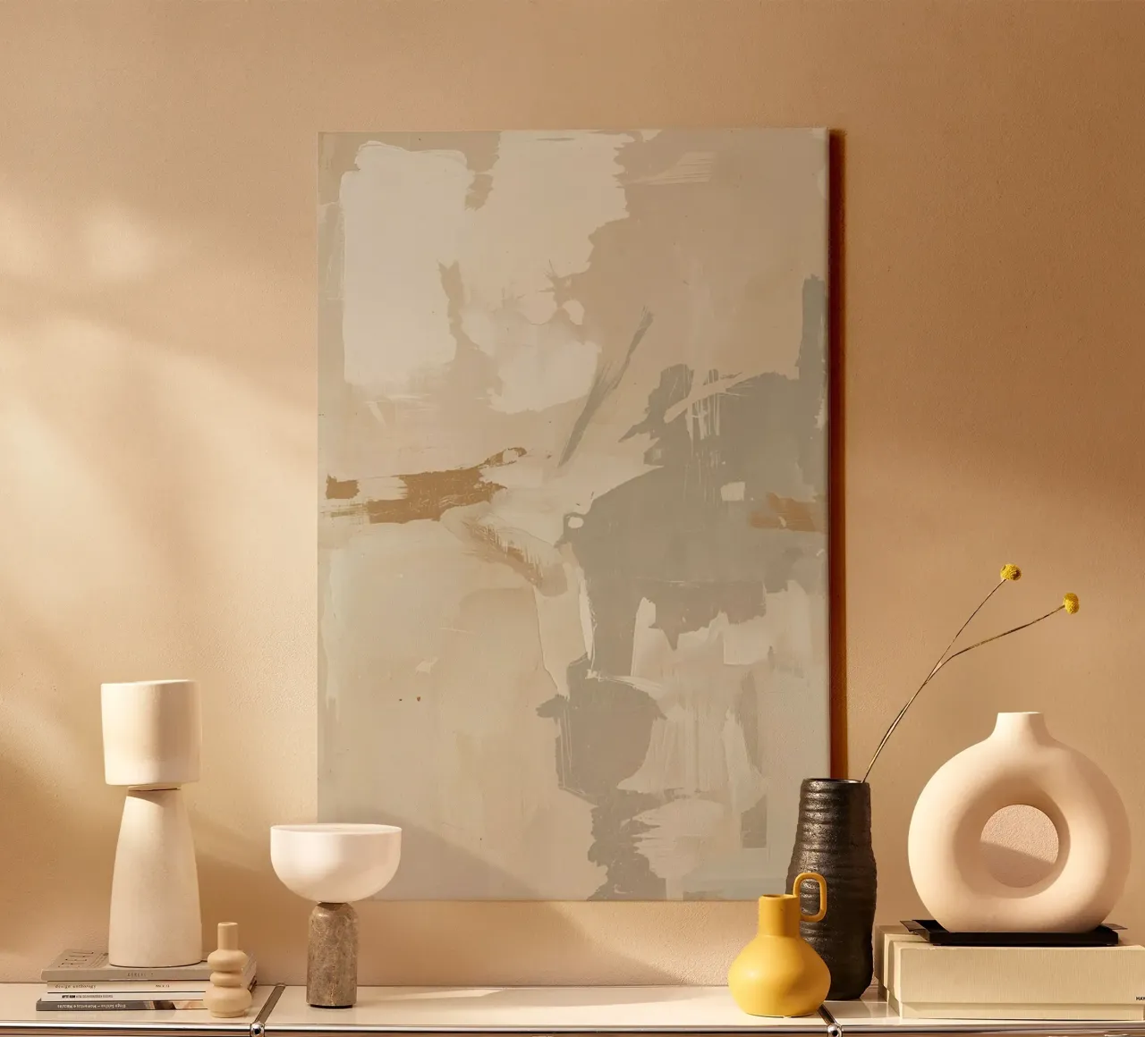 Abstract schilderij met beige grijs wit en gouden penseelstreek canvas met Baklijst van DesignDoodle