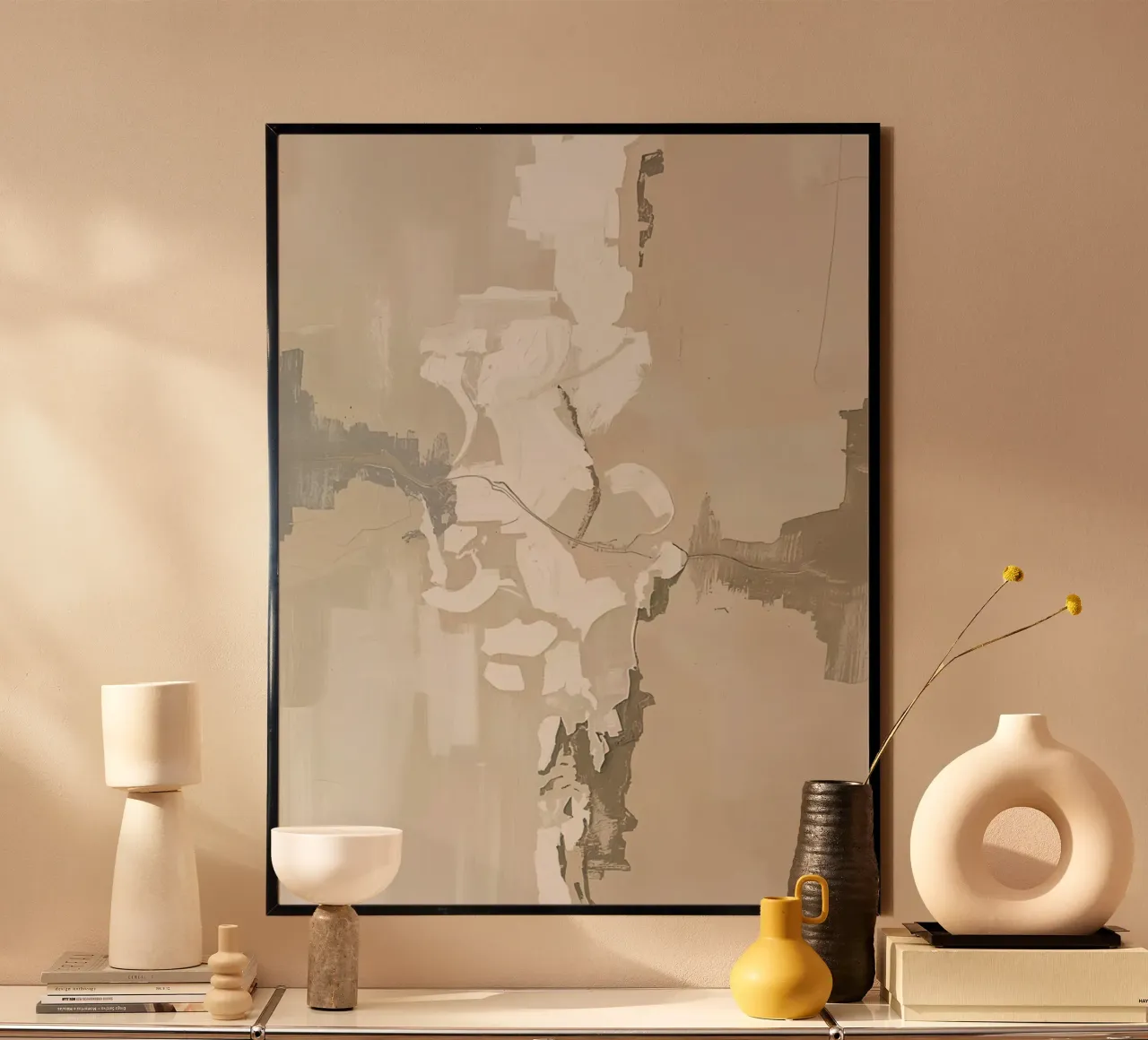 Pittura astratta con pennellate beige, bianche e grigie poster con telaio in plastica da DesignDoodle