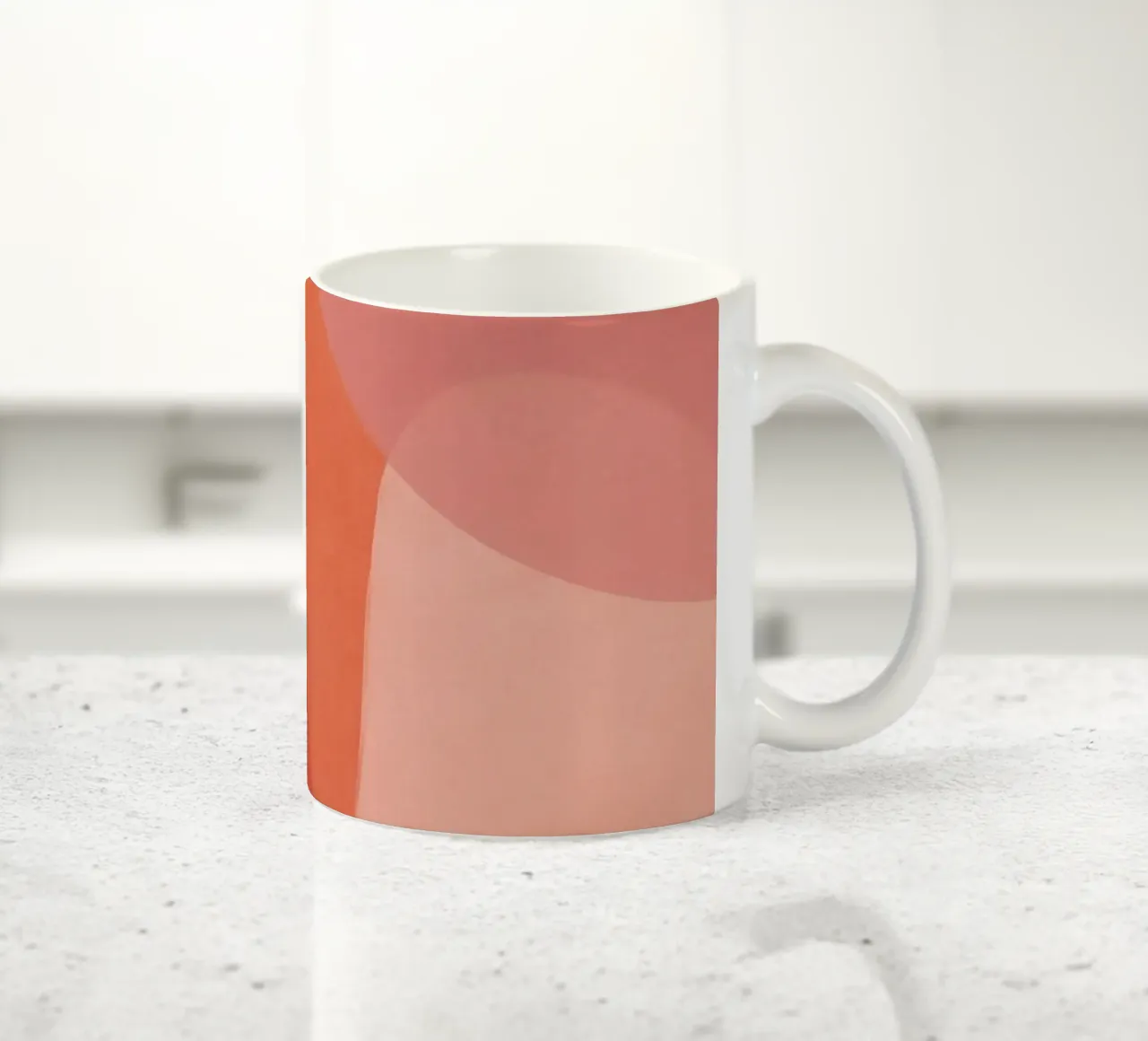 Forme geometriche astratte rosa e arancioni tazza in ceramica da DesignDoodle