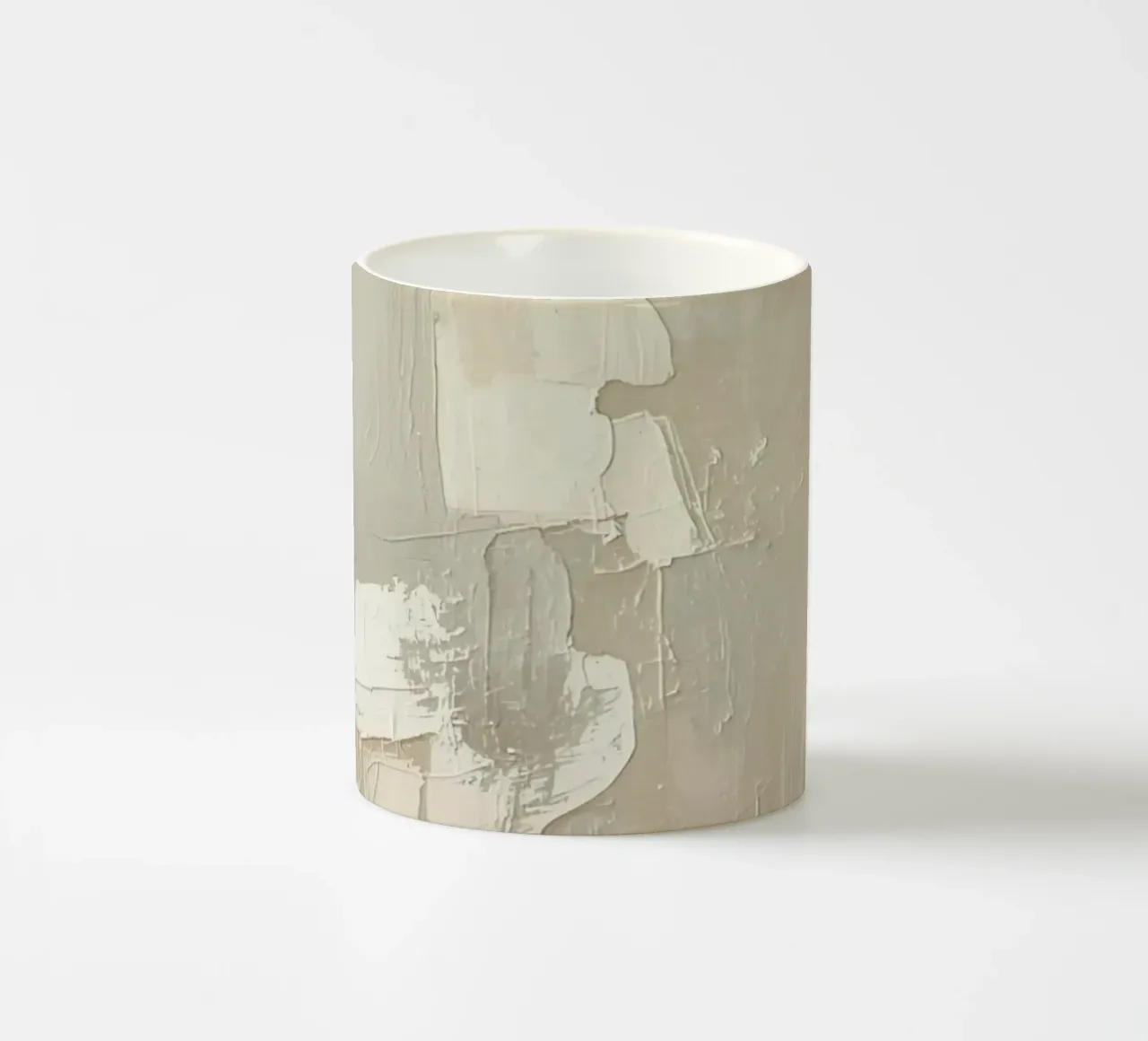 Pittura astratta con pennellate bianche e beige strutturate tazza in ceramica da DesignDoodle