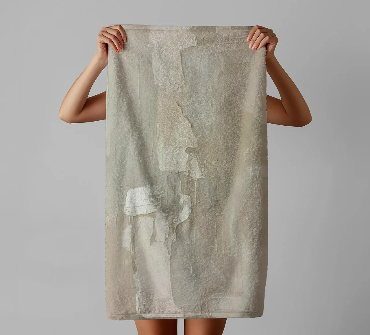 Pittura astratta con pennellate bianche e beige strutturate asciugamano da bagno da DesignDoodle