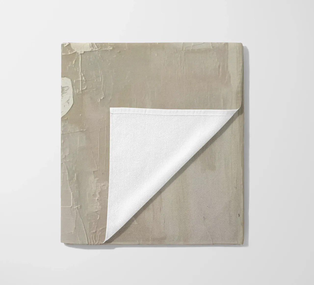 Pittura astratta con pennellate bianche e beige strutturate telo mare da DesignDoodle