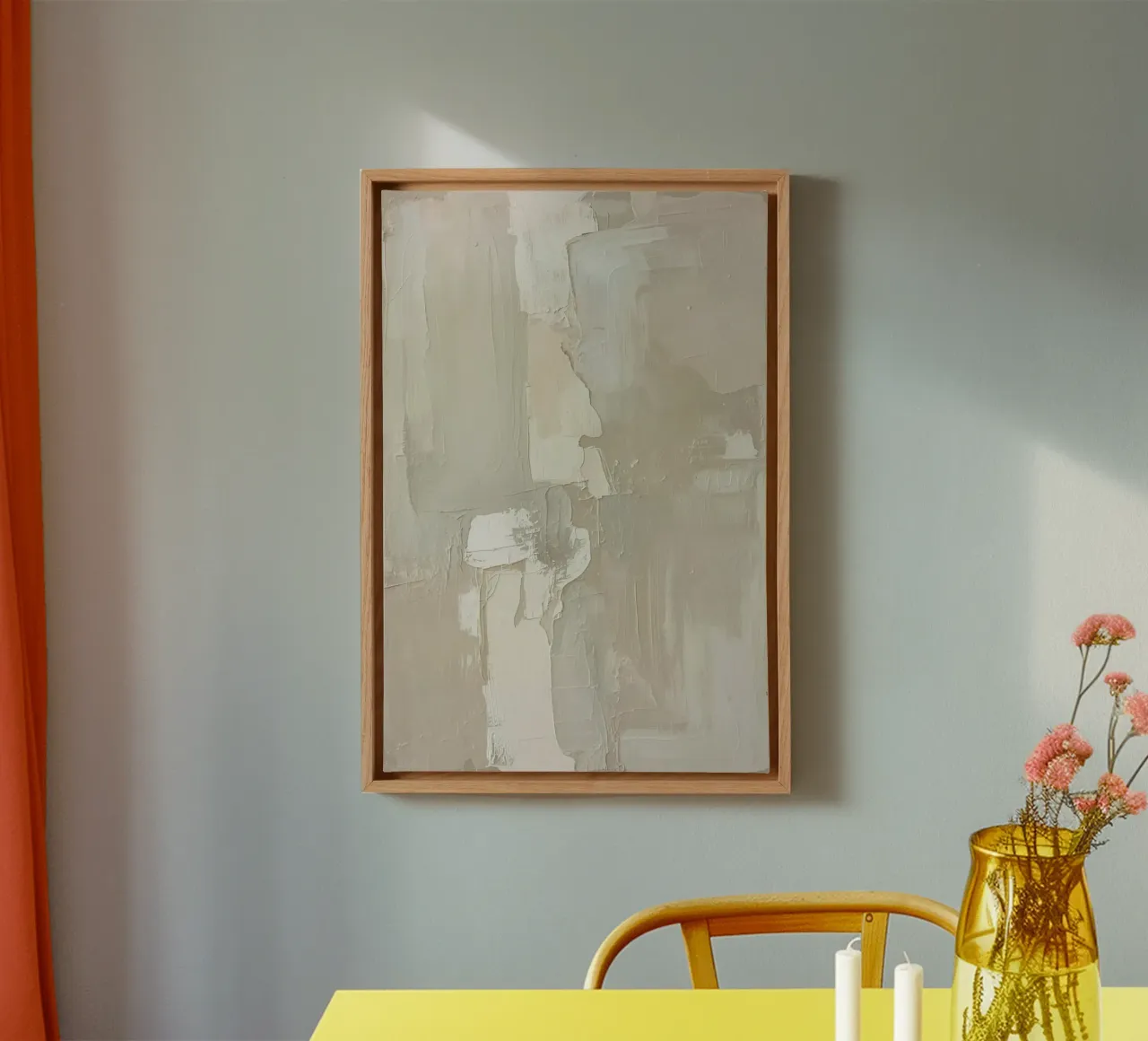Pittura astratta con pennellate bianche e beige strutturate tela con Cornice a cassetta da DesignDoodle
