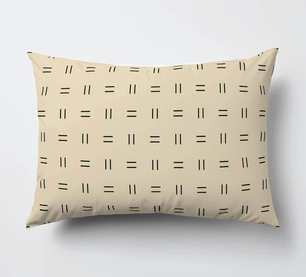 Linee doppie minimal-scandinave | Nero su Beige cuscino da Beauty in Simplicity