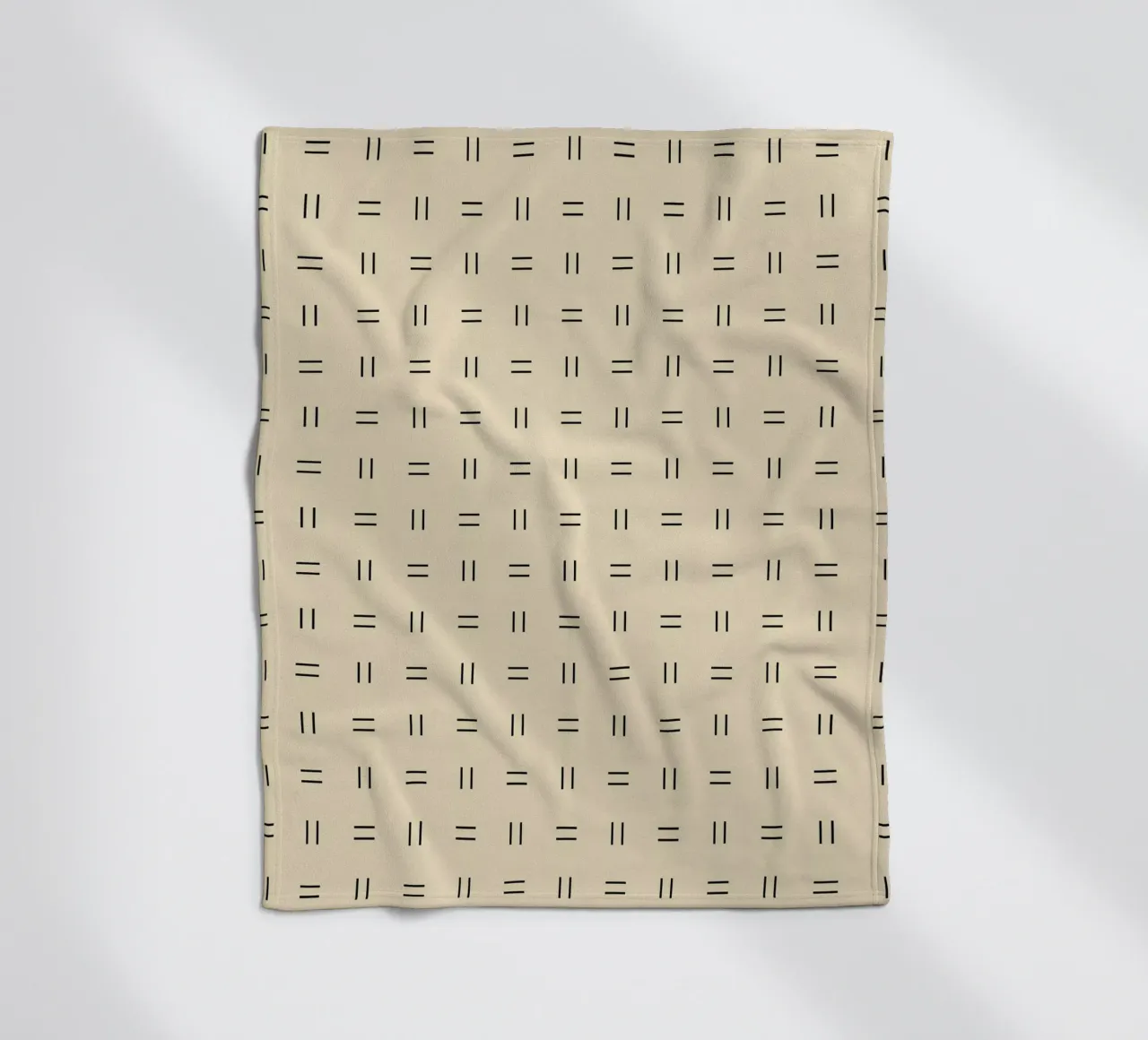 Linee doppie minimal-scandinave | Nero su Beige coperta in pile da Beauty in Simplicity