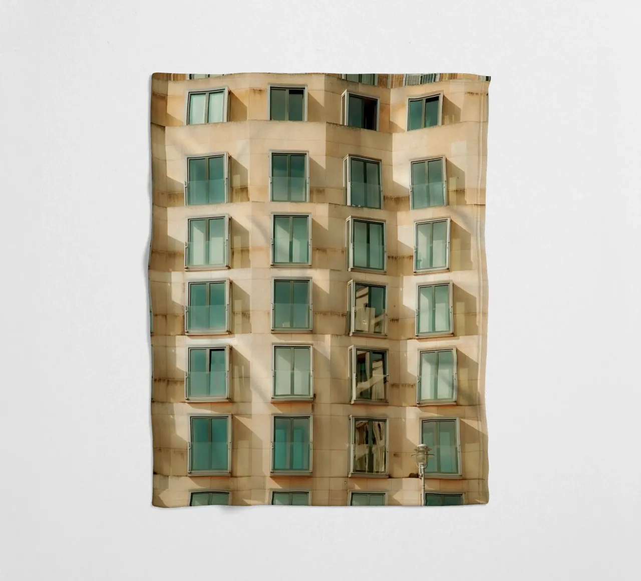 Facade Geometry coperta in pile da Thilo Grøsch