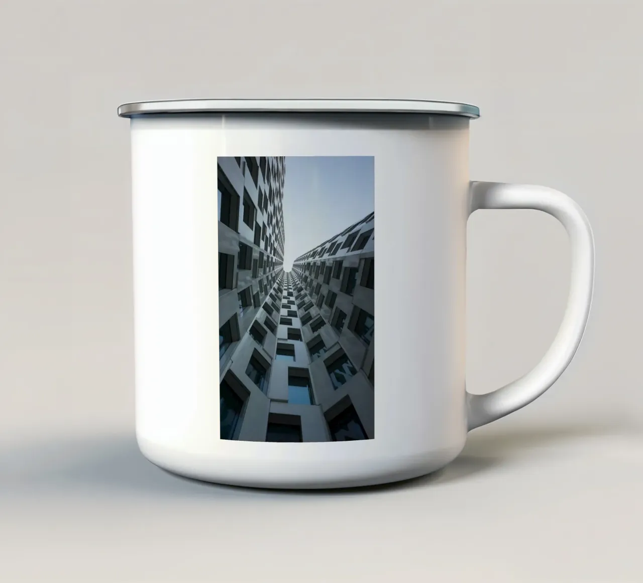 Berlin Upper West tazza in smalto da Thilo Grøsch