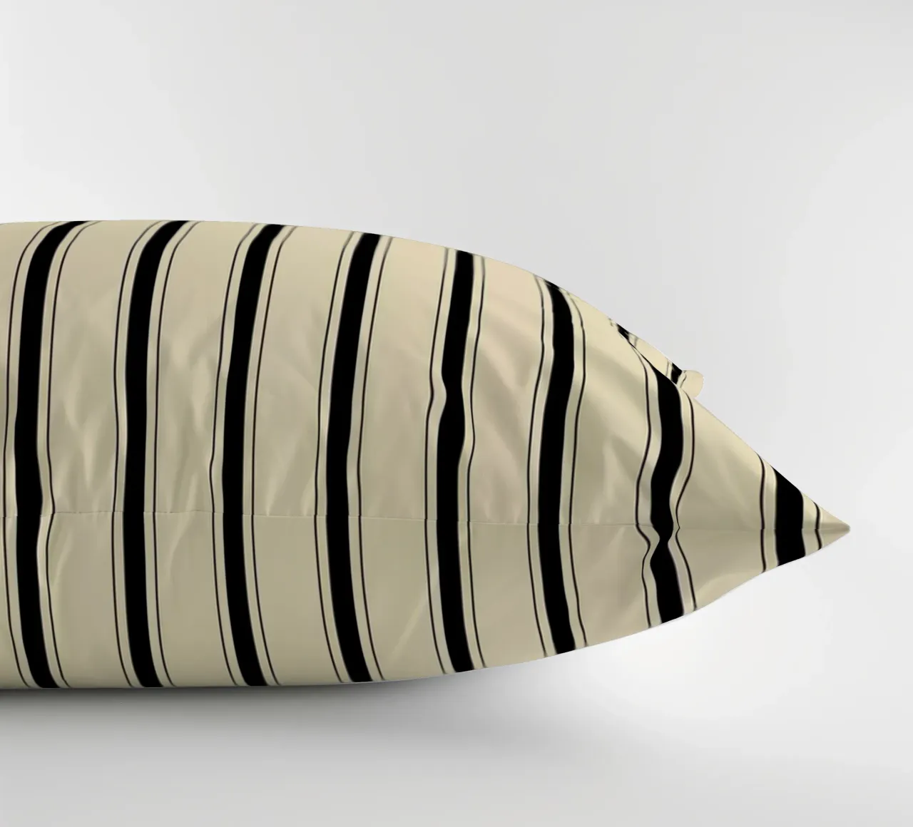 Minimal Farmhouse Basic Strisce miste | Nero su beige cuscino da Beauty in Simplicity