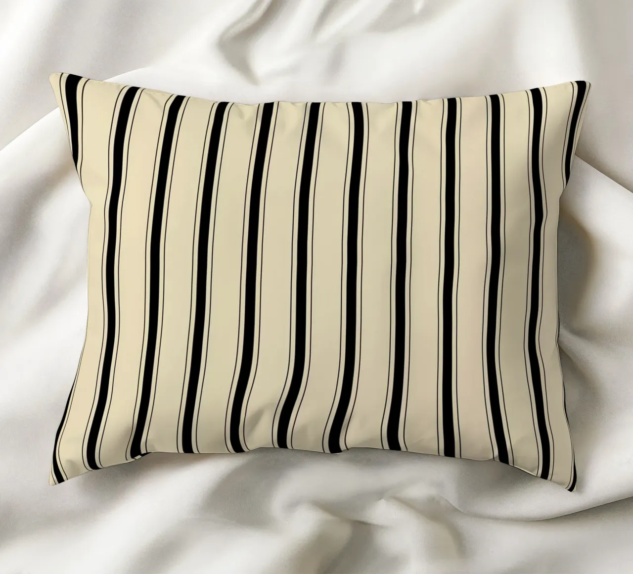 Minimal Farmhouse Basic Strisce miste | Nero su beige cuscino da Beauty in Simplicity